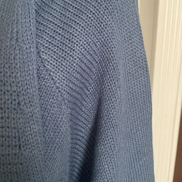 Blue Long Cardigan Sweater w Fair Isle Print in White & Cream on Sleeves L NWOT - Picture 9 of 9